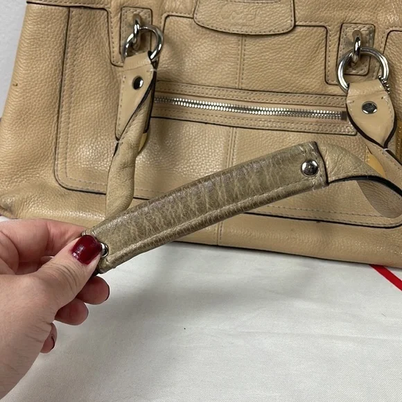 Coach Leather Beige Shoulder Purse Ruffle Trim - Picture 3 of 14